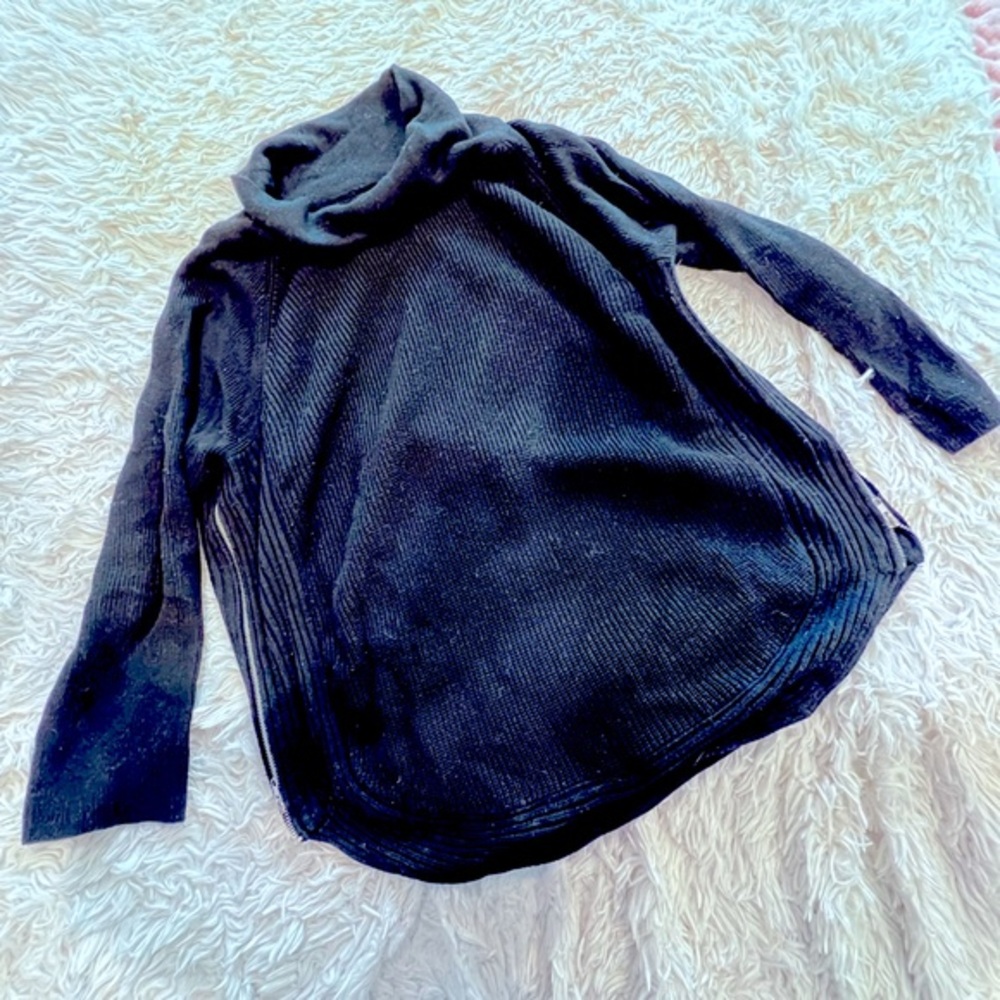 FATE. Mock neck Side Zipper Oversized Sweater. Size Large